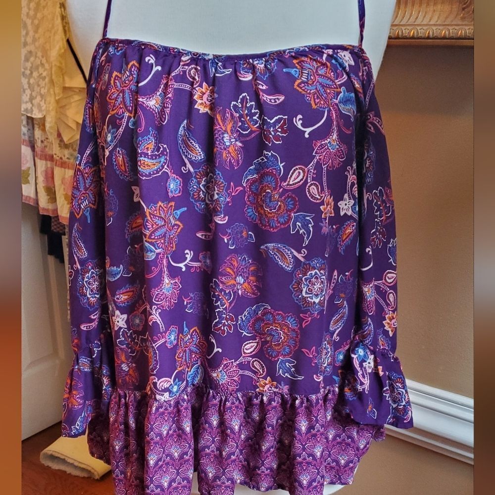 Cold Shoulder Purple Paisley 💜 Top